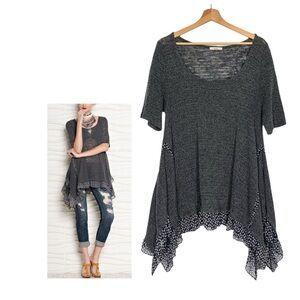 Easel Gray Knit Asymmetric Tunic Top Floral Print Ruffle Hem Size Large